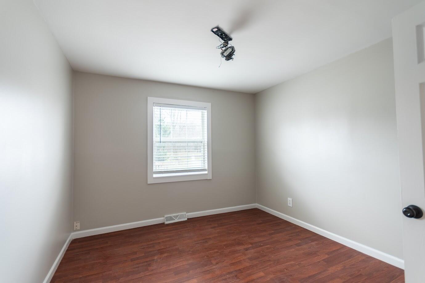 45811 Harris Road Belleville, MI 48111 - Photo 20 of 21 Harris 21