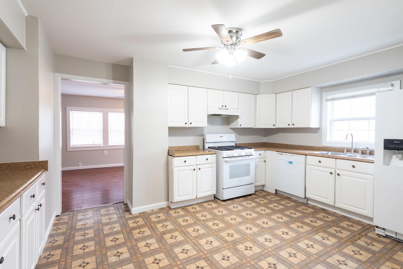 45811 Harris Road Belleville, MI 48111 - Photo 8 of 21 Harris 8