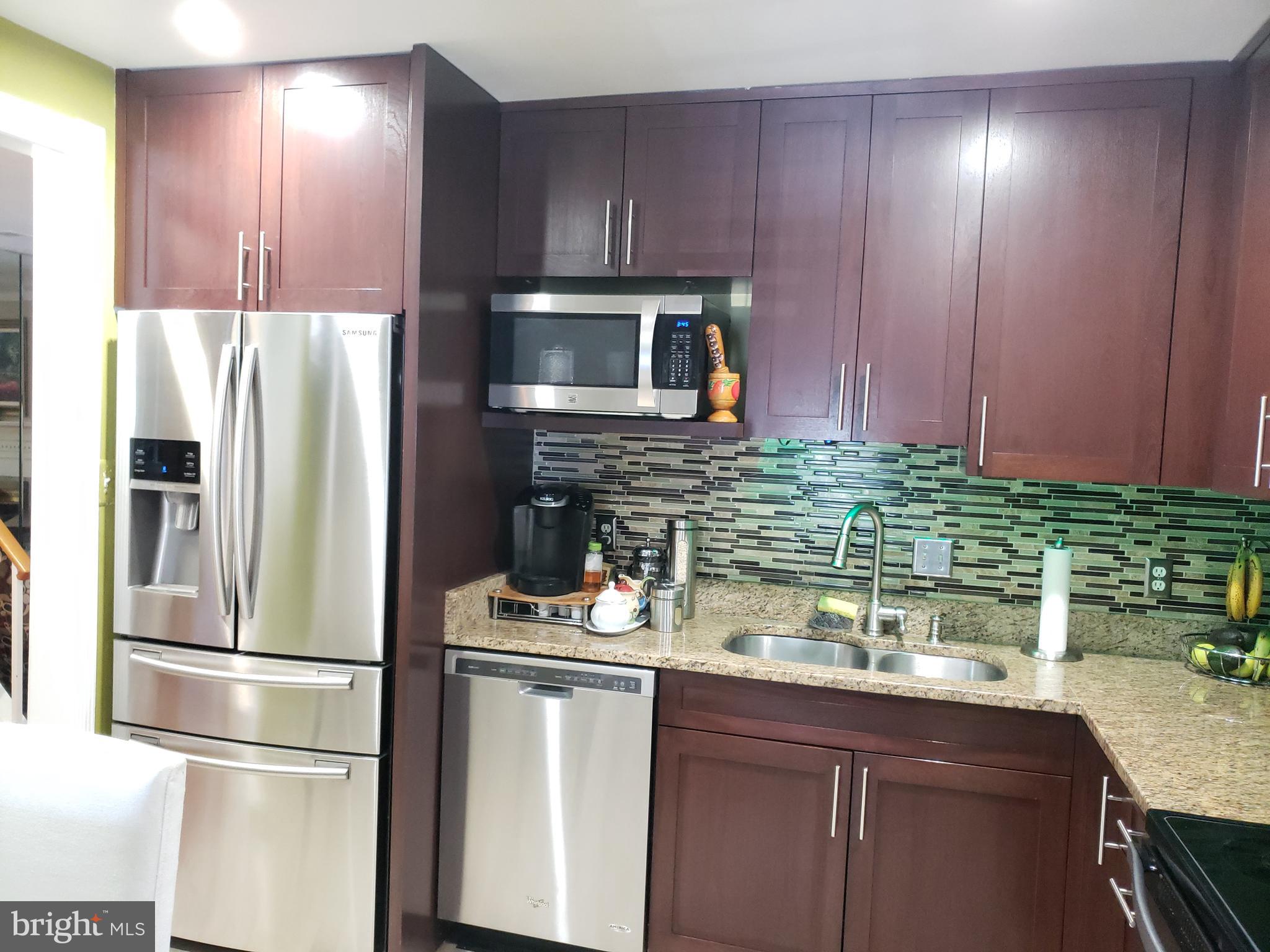8736 Ridge Hollow Court Springfield, VA 22152 - Photo 3 of 57 KITCHEN MAIN FLOOR