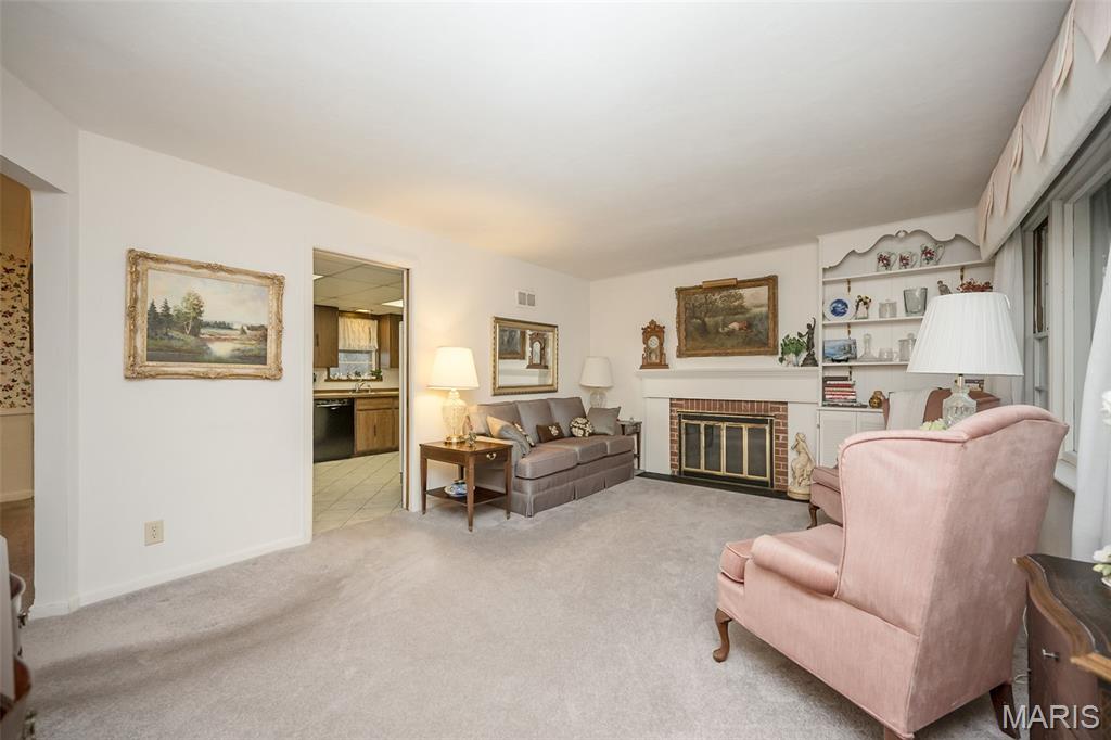 521 Kehrs Mill Road Ballwin, MO 63011 - Photo 4 of 39