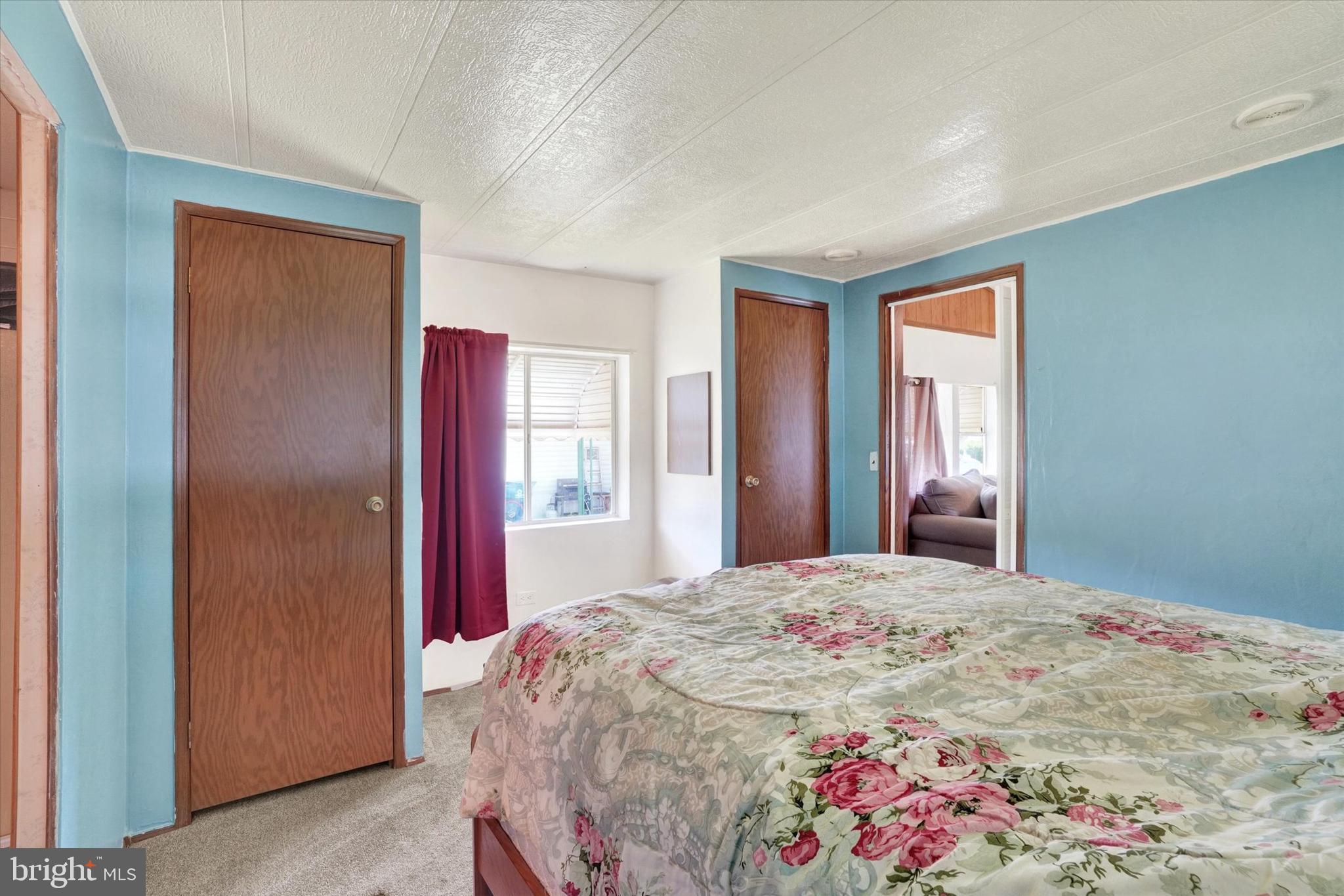 225 Country Ridge Drive York, PA 17408 - Photo 5 of 27
