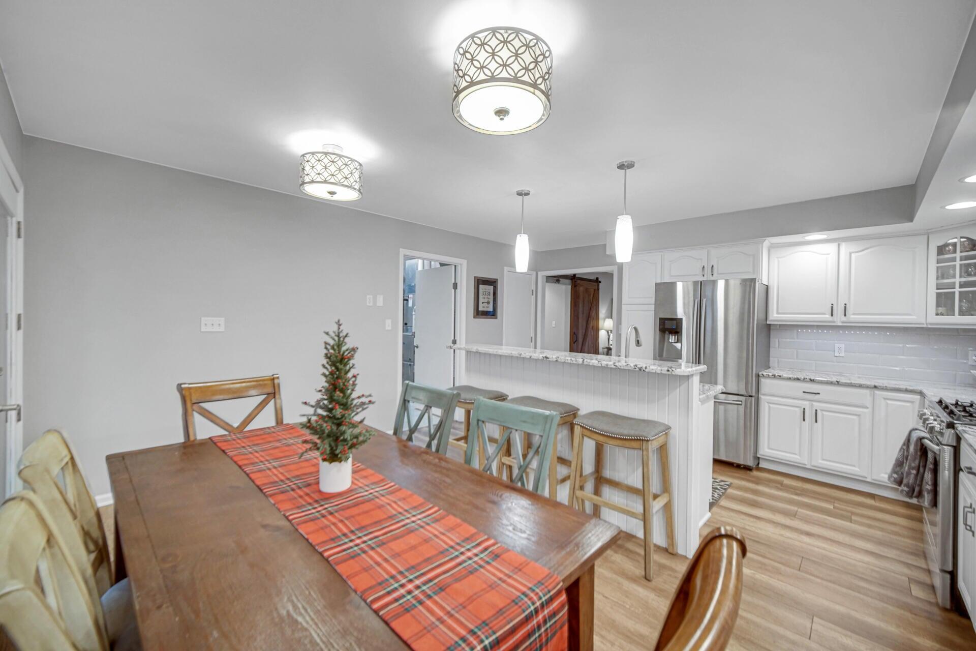 3731 42nd Drive Highland, IN 46322 - Photo 11 of 26 1920x1280