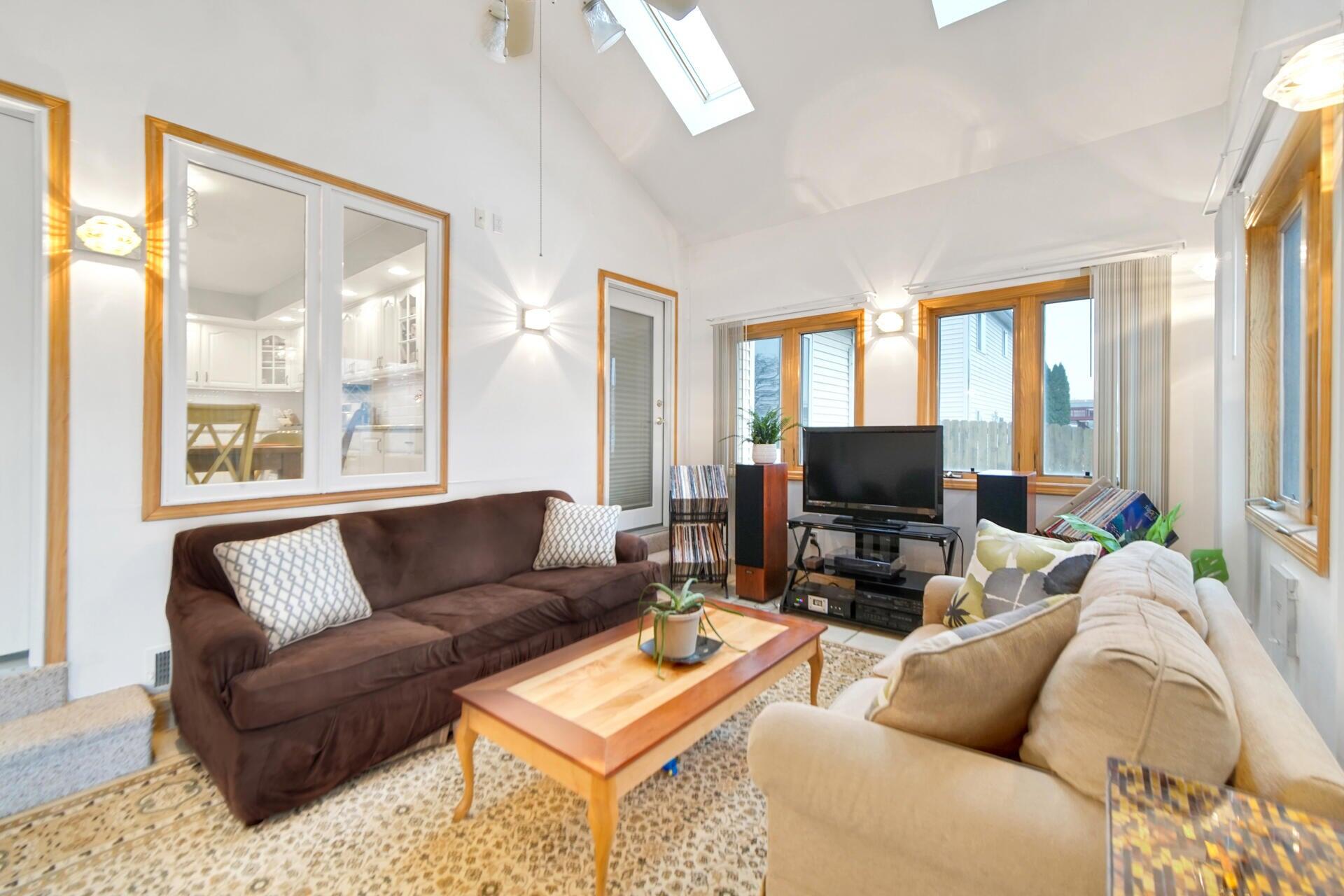 3731 42nd Drive Highland, IN 46322 - Photo 23 of 26 1920x1280