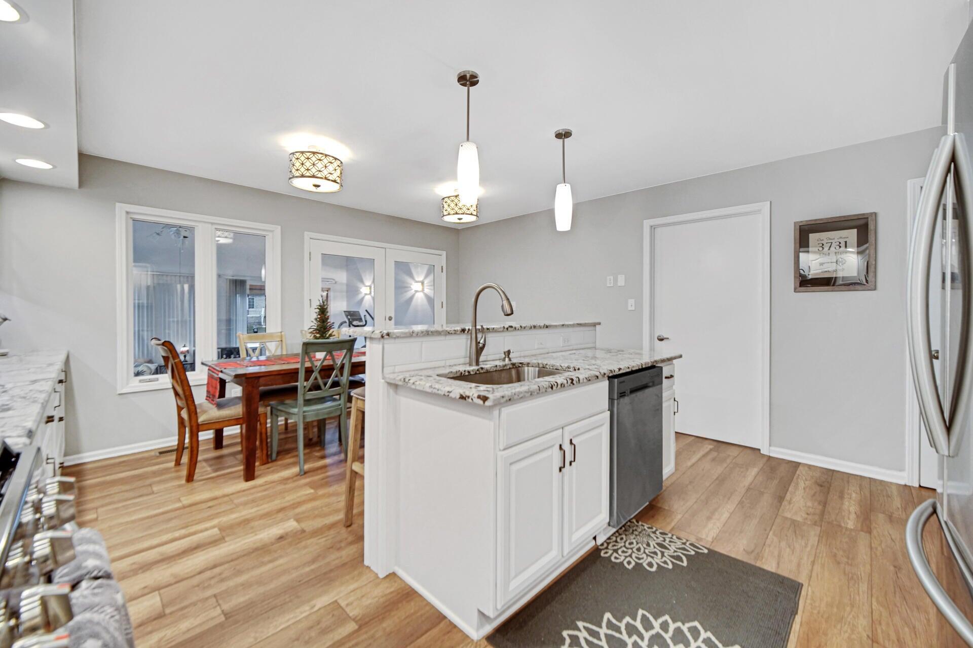 3731 42nd Drive Highland, IN 46322 - Photo 8 of 26 1920x1280