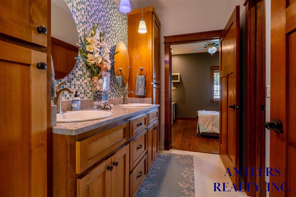 17 Thistle Road Cody, WY 82414 - Photo 54 of 108 Gallery Image 54