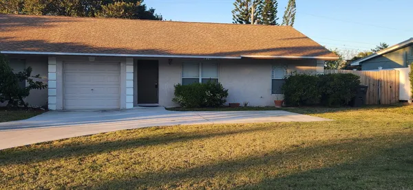 $2,500 | 1905 Service Road, North Palm Beach, FL 33408