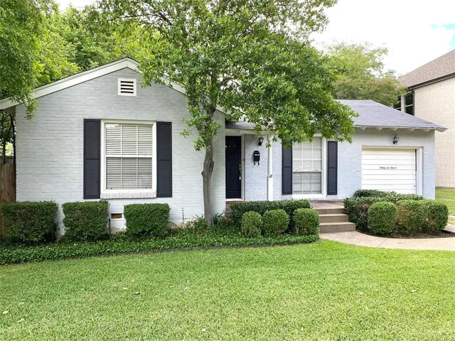 $2,450 | 9611 Lakemont Drive, Dallas, TX 75220