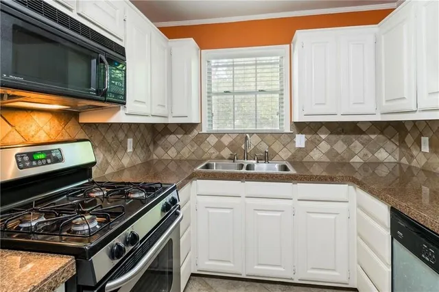 $2,450 | 9611 Lakemont Drive, Dallas, TX 75220