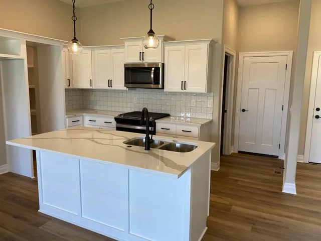 $342,647 | 8632 East Chris Street, Bel Aire, KS 67226