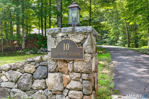$949,000 | 10 Old Purdy Station Road, Newtown, CT 06470