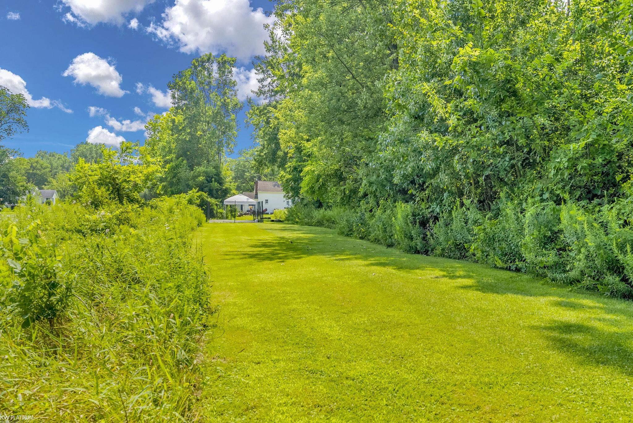 37474 Utica Road Sterling Heights, MI 48312 - Photo 17 of 17 50184512-aba5481e-99a7-42e0-85aa-ad5055cb36a9.JPG