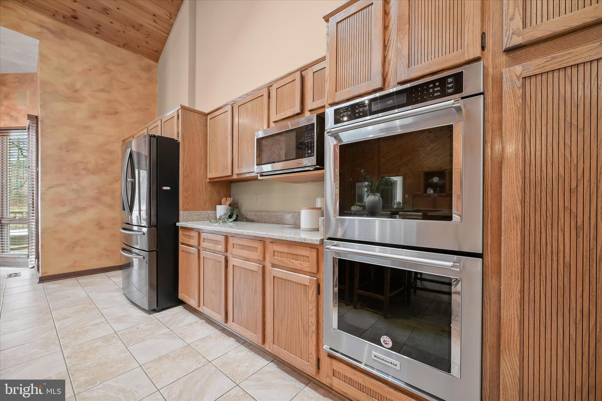 13304 Ridgewood Drive Ellicott City, MD 21042 - Photo 15 of 88 Eat-in Kitchen