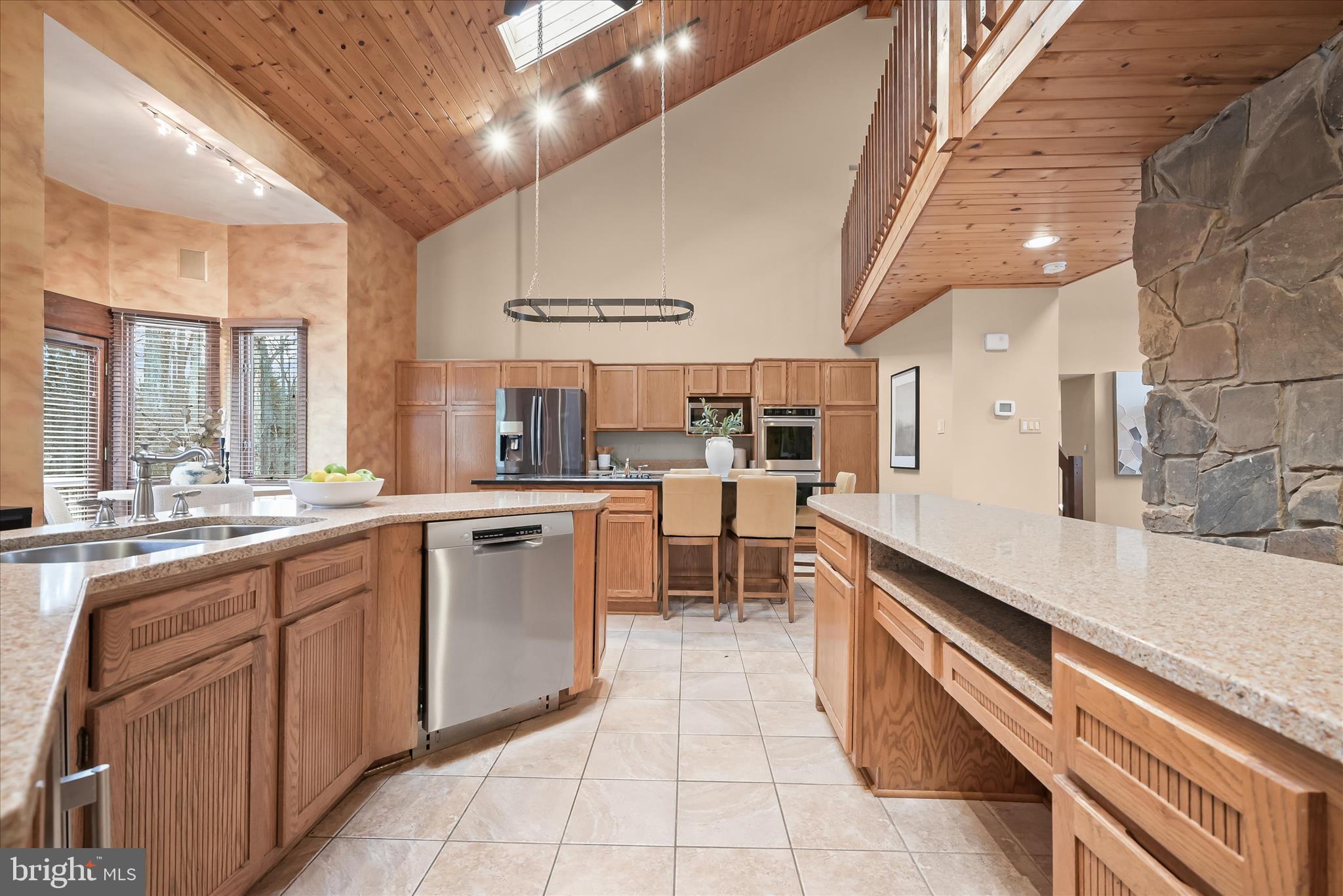 13304 Ridgewood Drive Ellicott City, MD 21042 - Photo 19 of 88 Eat-in Kitchen