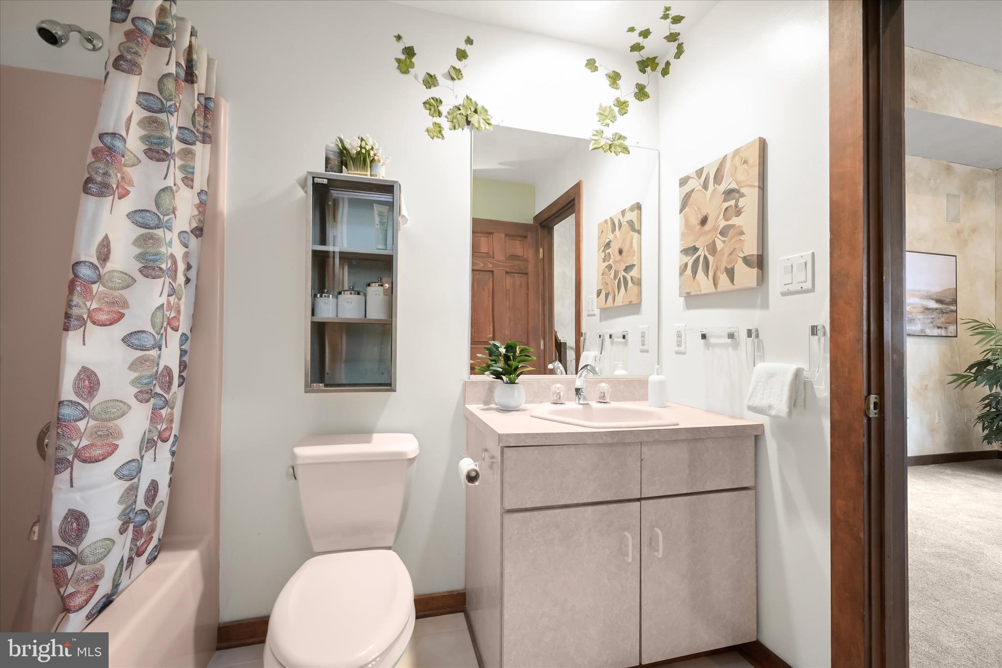 13304 Ridgewood Drive Ellicott City, MD 21042 - Photo 58 of 88 Full Bathroom