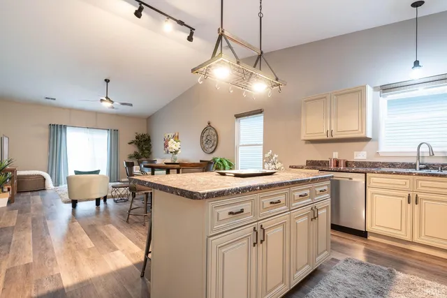 $279,500 | 5760 West Daffodil Court, Bloomington, IN 47403