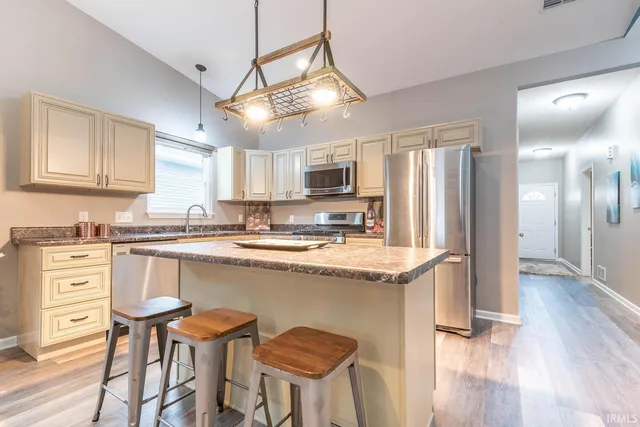 $279,500 | 5760 West Daffodil Court, Bloomington, IN 47403