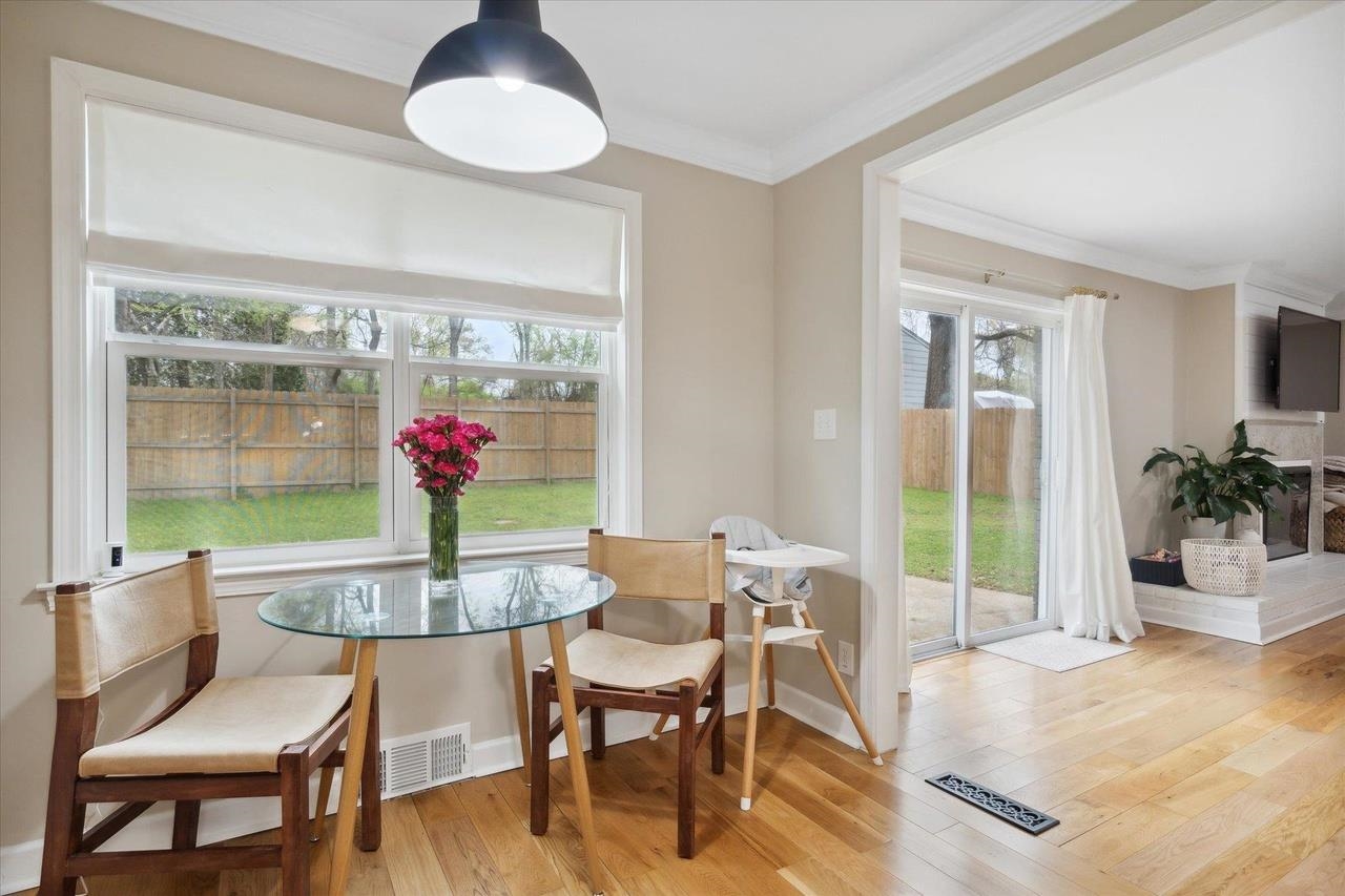 7250 Cedar Road Bartlett, TN 38135 - Photo 12 of 34 a dining room with furniture and window