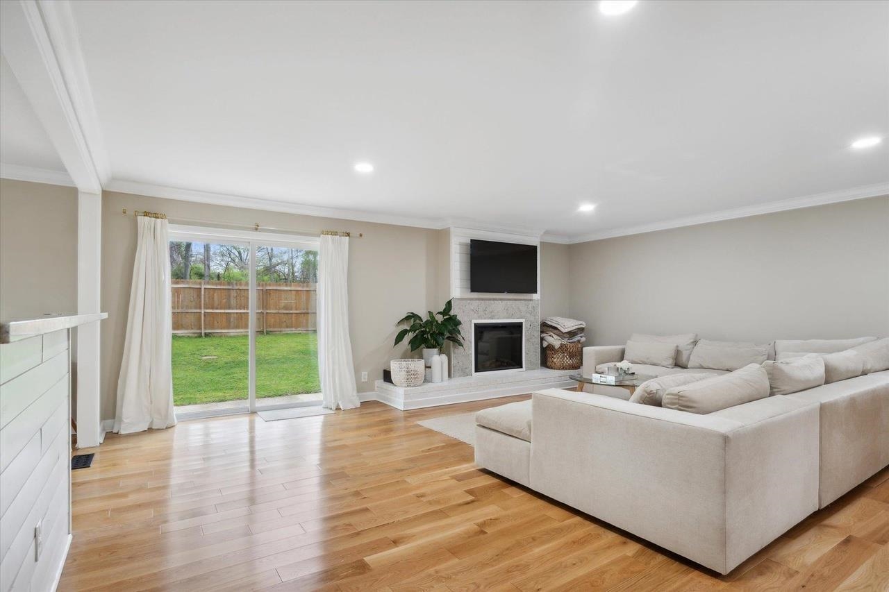 7250 Cedar Road Bartlett, TN 38135 - Photo 13 of 34 a living room with furniture and a flat screen tv