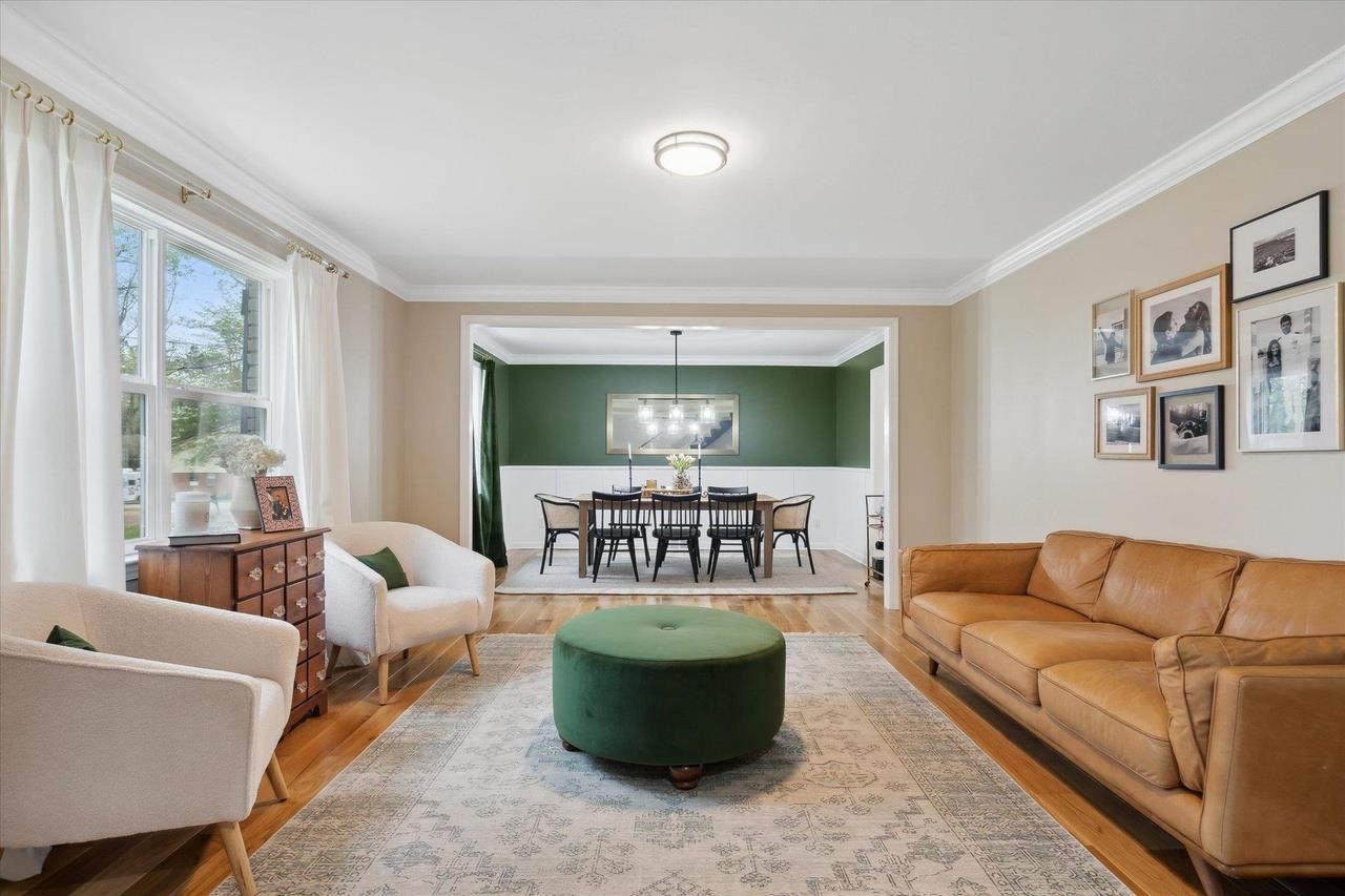 7250 Cedar Road Bartlett, TN 38135 - Photo 6 of 34 a living room with furniture and a window