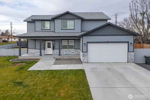 $494,000 | 2036 West Lakeside Drive, Moses Lake, WA 98837