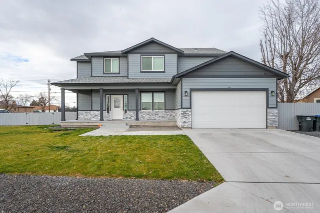 $494,000 | 2036 West Lakeside Drive, Moses Lake, WA 98837