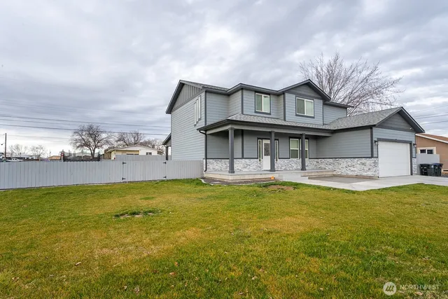 $494,000 | 2036 West Lakeside Drive, Moses Lake, WA 98837