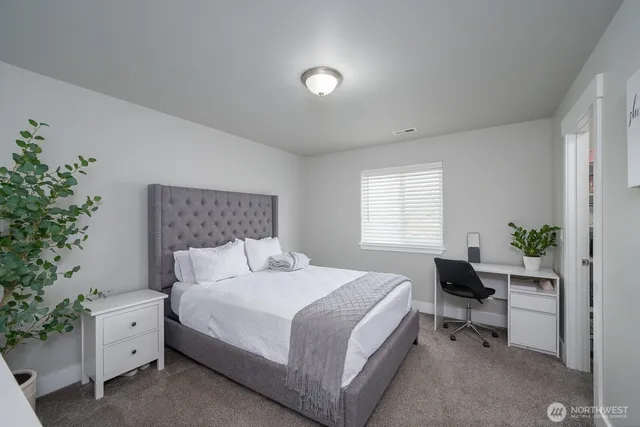 $494,000 | 2036 West Lakeside Drive, Moses Lake, WA 98837