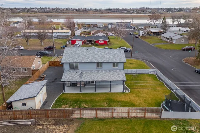 $494,000 | 2036 West Lakeside Drive, Moses Lake, WA 98837