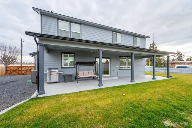 $494,000 | 2036 West Lakeside Drive, Moses Lake, WA 98837