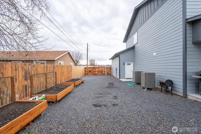 $494,000 | 2036 West Lakeside Drive, Moses Lake, WA 98837