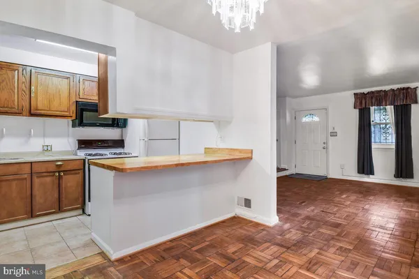 $1,950 | 121 Anacostia Avenue Northeast, Washington, DC 20019