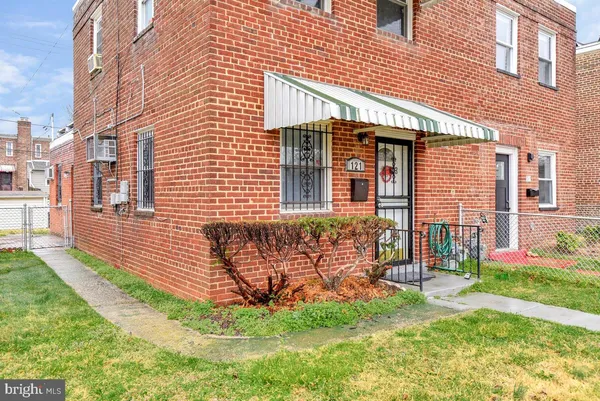 $1,950 | 121 Anacostia Avenue Northeast, Washington, DC 20019