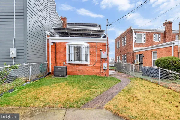 $1,950 | 121 Anacostia Avenue Northeast, Washington, DC 20019