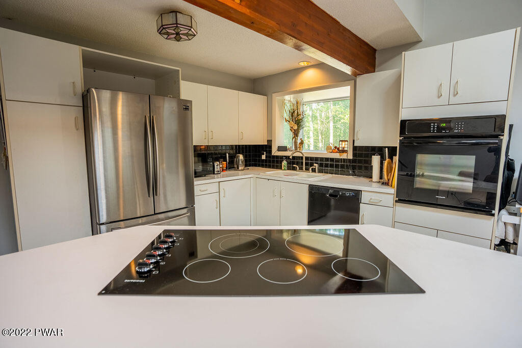 71 Ruffed Grouse Road Lakeville, PA 18438 - Photo 6 of 58 Kitchen