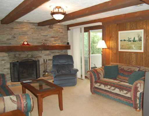 4490 Battle Ridge Road McDonald, PA 15057 - Photo 5 of 14 Den/Family/Great Room.