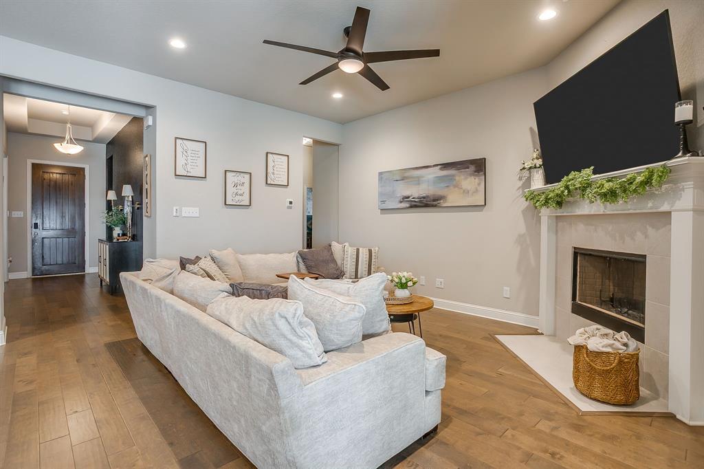 709 Waterford Way Joshua, TX 76058 - Photo 8 of 35