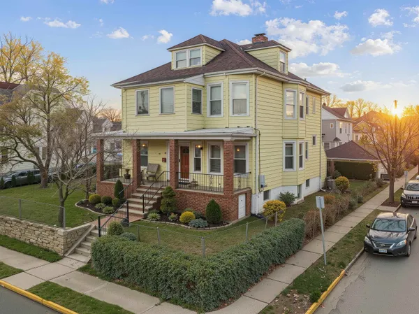 $2,300 | 287 Hornblower Avenue, Unit 1F, Belleville, NJ 07109