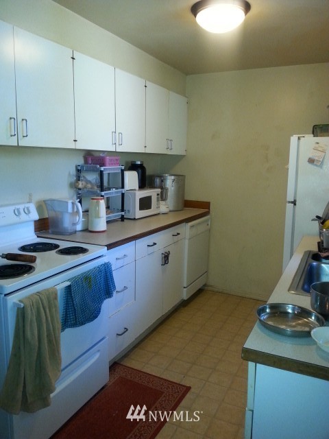 4404 Southeast 3rd Place Renton, WA 98059 - Photo 9 of 16