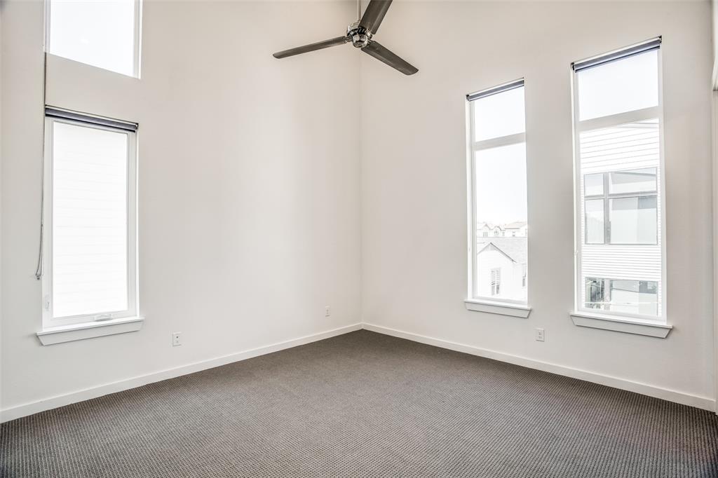 2190 Bennett Avenue, Unit 301 Dallas, TX 75206 - Photo 15 of 21 an empty room with a window