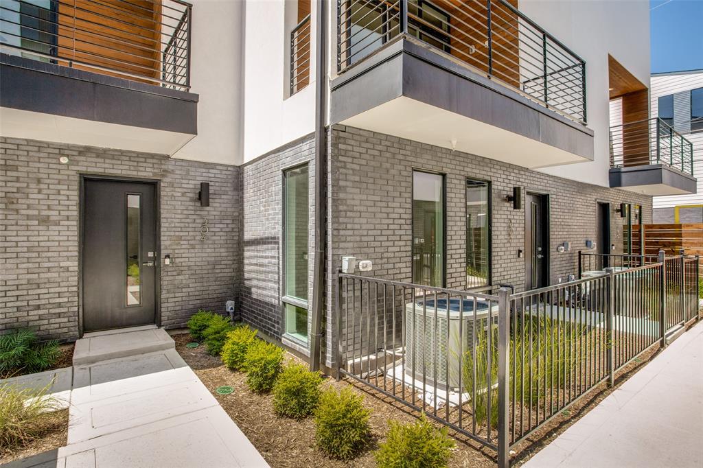 2190 Bennett Avenue, Unit 301 Dallas, TX 75206 - Photo 3 of 21 a view of a house with a balcony