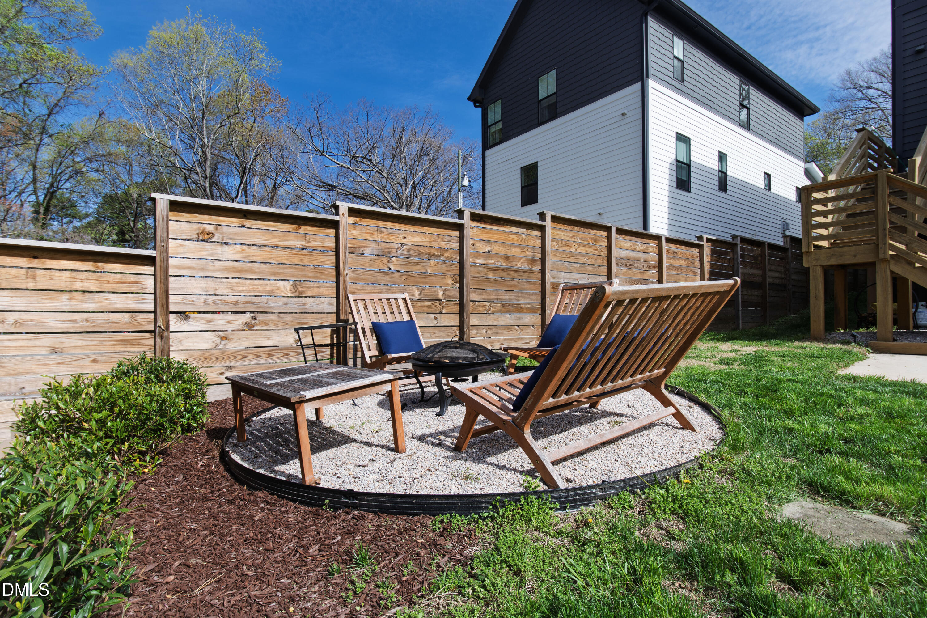 325 Grand Avenue Raleigh, NC 27606 - Photo 46 of 46 a view of a chair with a table in the patio