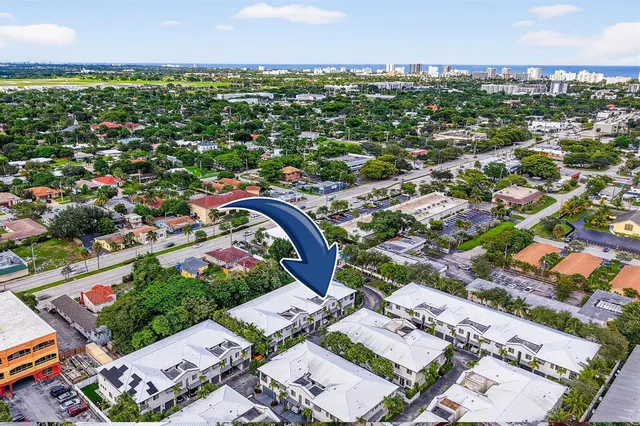 $565,000 | 737 Southeast 1st Court, Unit 737, Pompano Beach, FL 33060