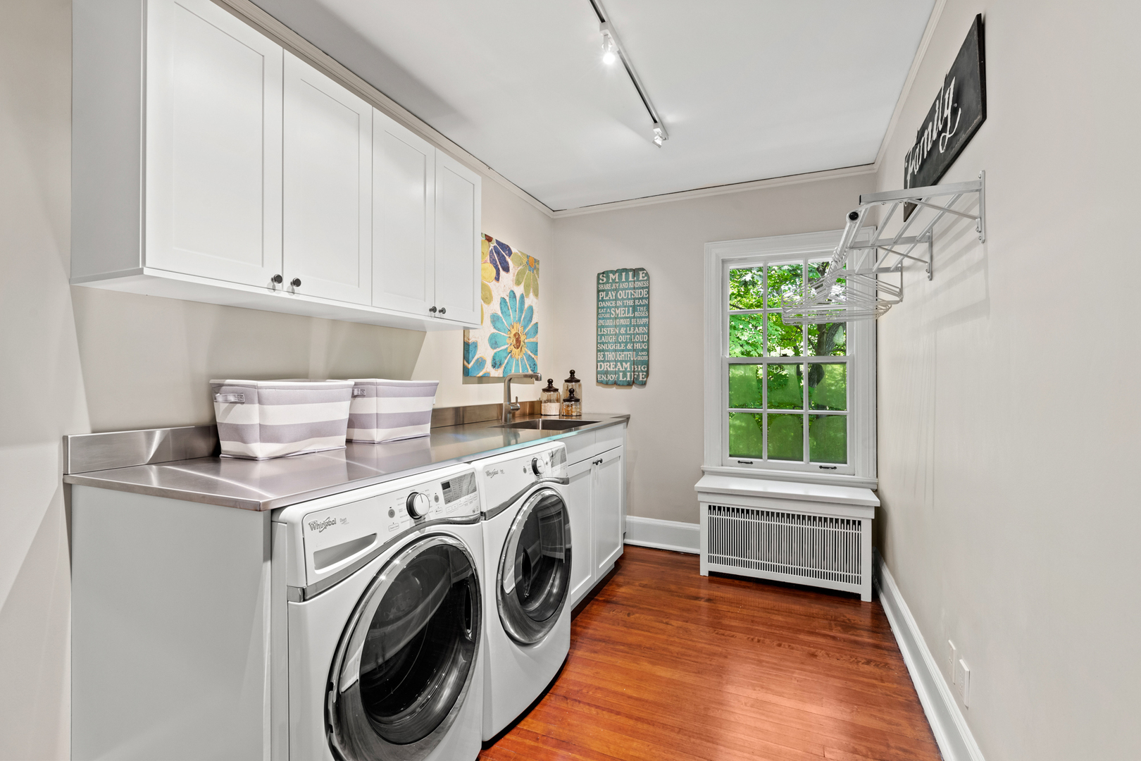 855 Sheridan Road Highland Park, IL 60035 - Photo 43 of 62 a view of a kitchen with washer and dryer