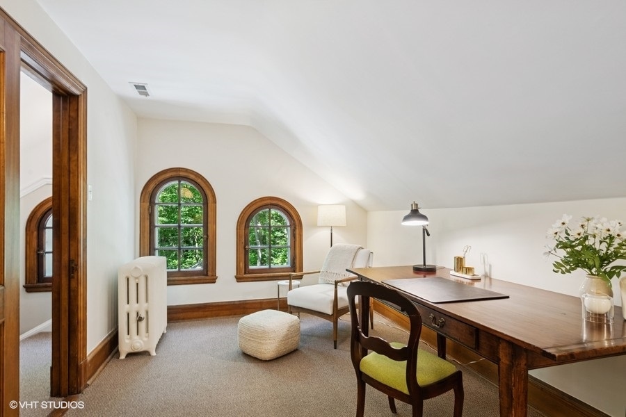 855 Sheridan Road Highland Park, IL 60035 - Photo 46 of 62 a view of a livingroom with furniture and window