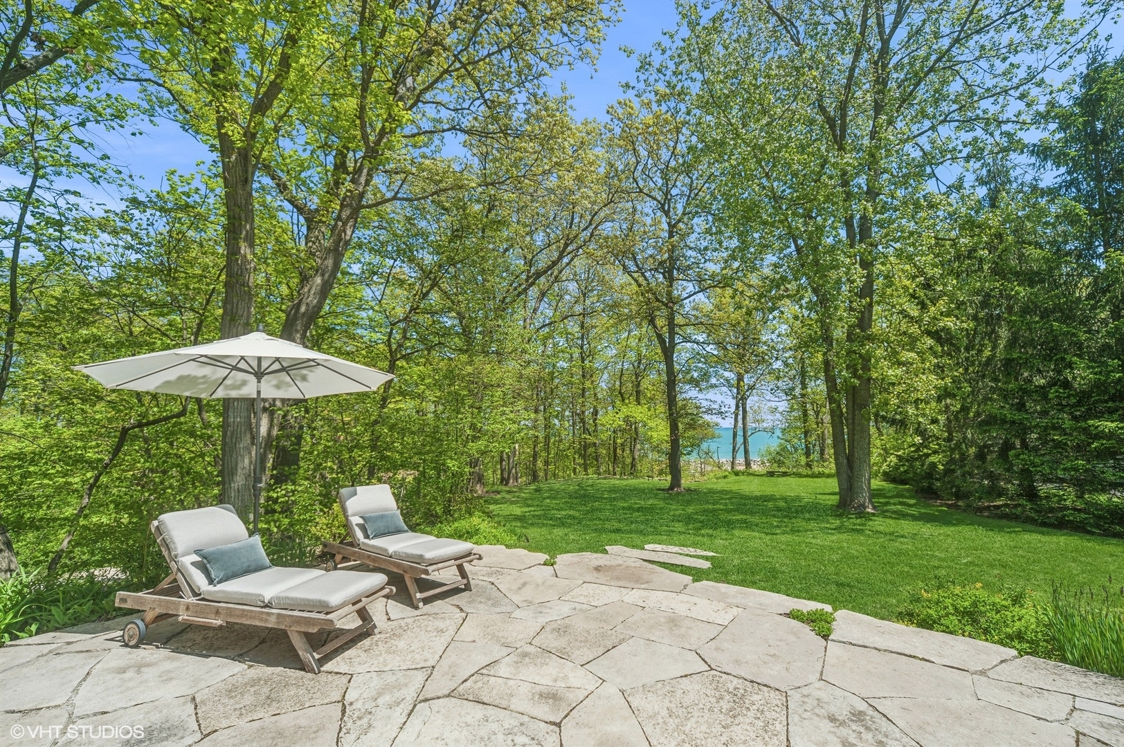 855 Sheridan Road Highland Park, IL 60035 - Photo 54 of 62 a view of a outdoor space with garden and trees