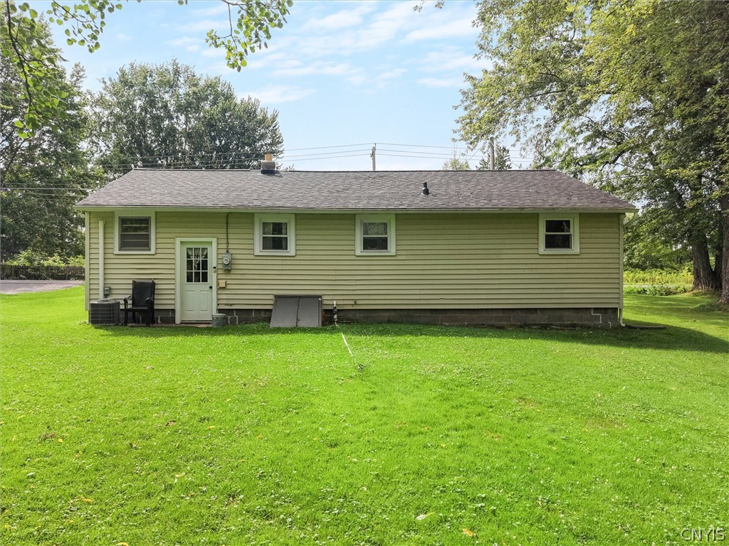 6449 Lakeshore Road Cicero, NY 13039 - Photo 21 of 24