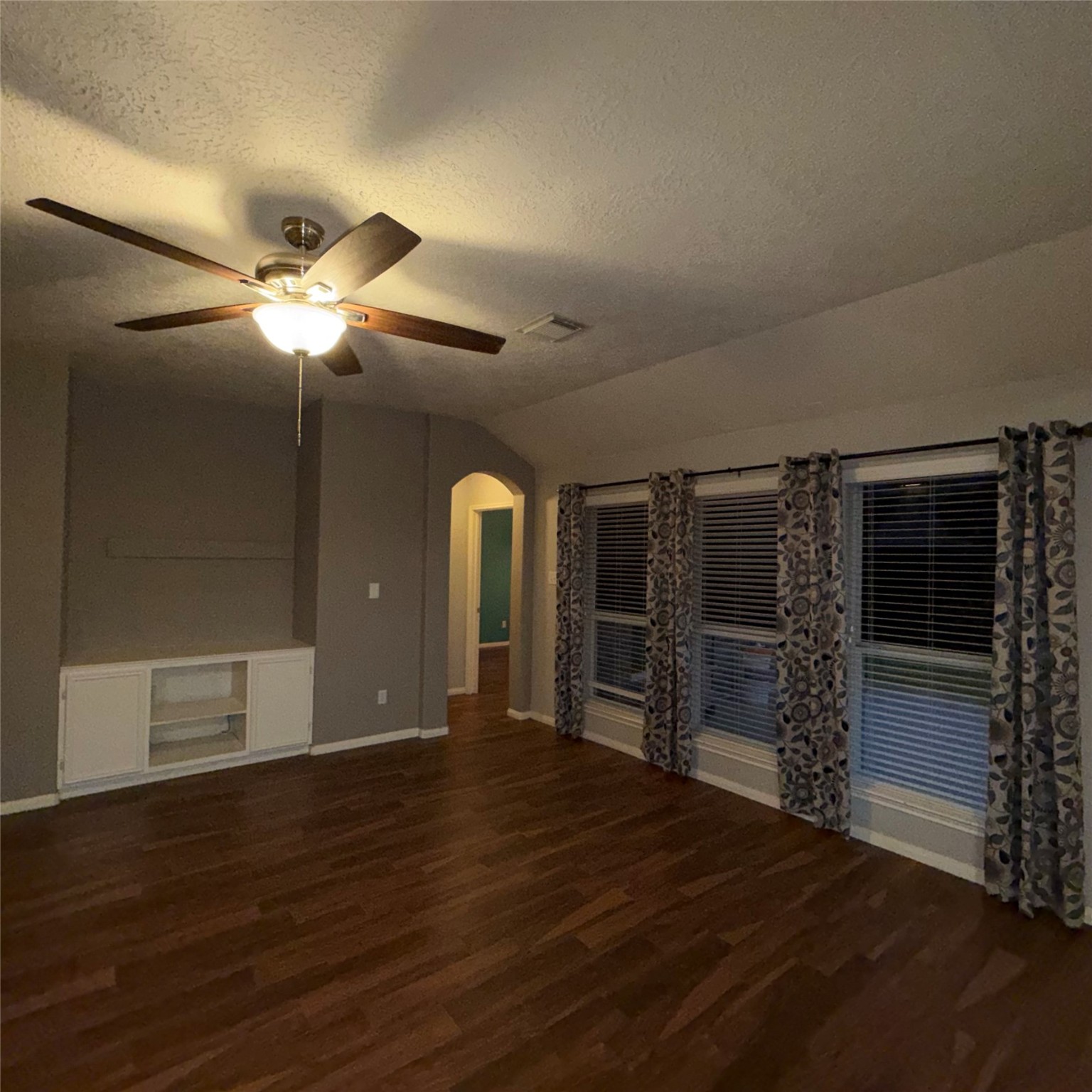 3006 Spring Fair Court Spring, TX 77388 - Photo 9 of 18 a view of a livingroom with wooden floor