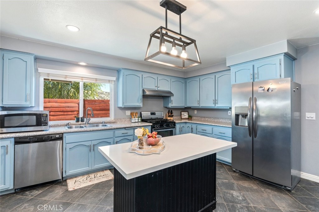 40312 Raymer Road Hemet, CA 92544 - Photo 9 of 35