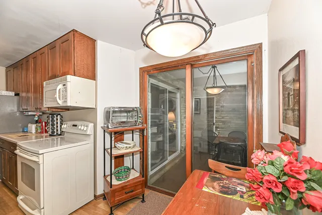 $179,900 | 2101 Good Hope Road, Unit 207, Glendale, WI 53209