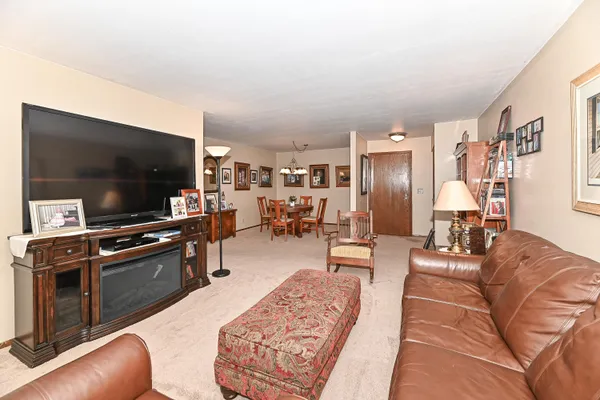 $169,900 | 2101 Good Hope Road, Unit 207, Glendale, WI 53209